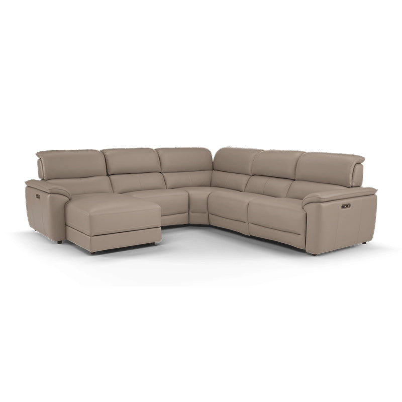 This recliner set by Divanitalia merges the boldness of a sofa recliner with the gentle curves of a modern settee