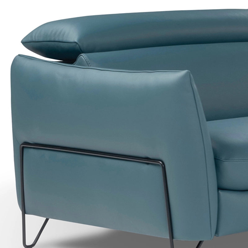 Wrapped in dusty blue fabric from the Nova Collection, its soft surface and adjustable padded headrests offer ergonomic comfort. 